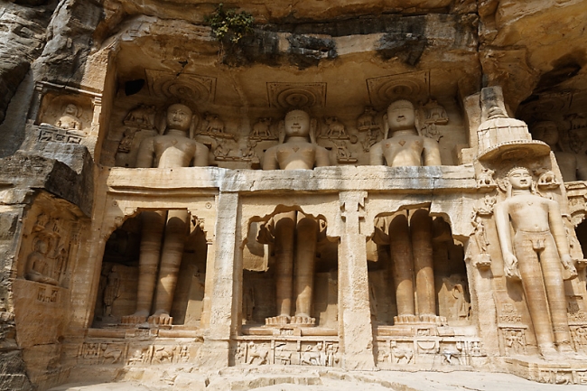 Gwalior-Statues jaïnes-074